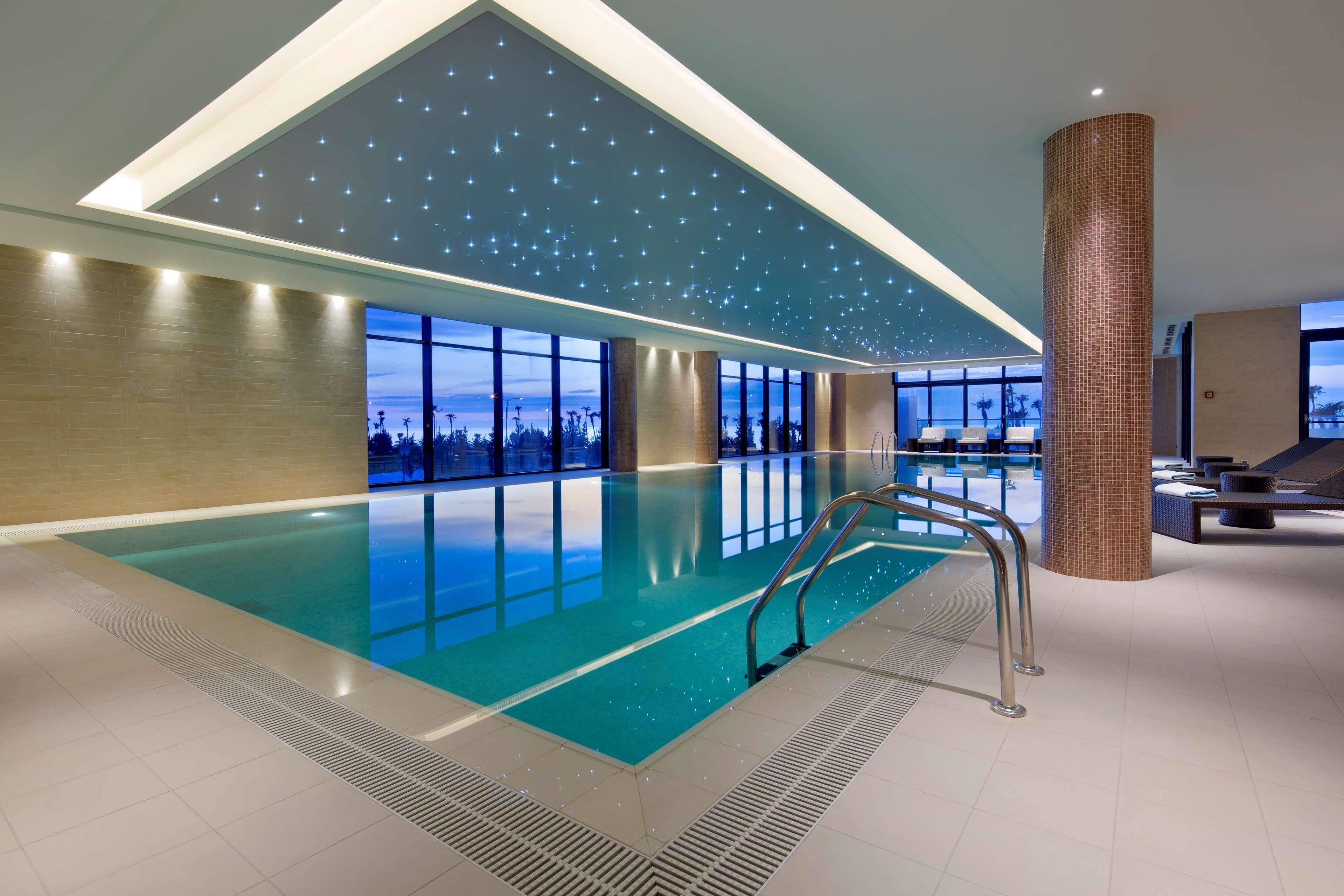 Hilton Batumi Hotell Exteriör bild The pool at the Westin Palace, Brussels