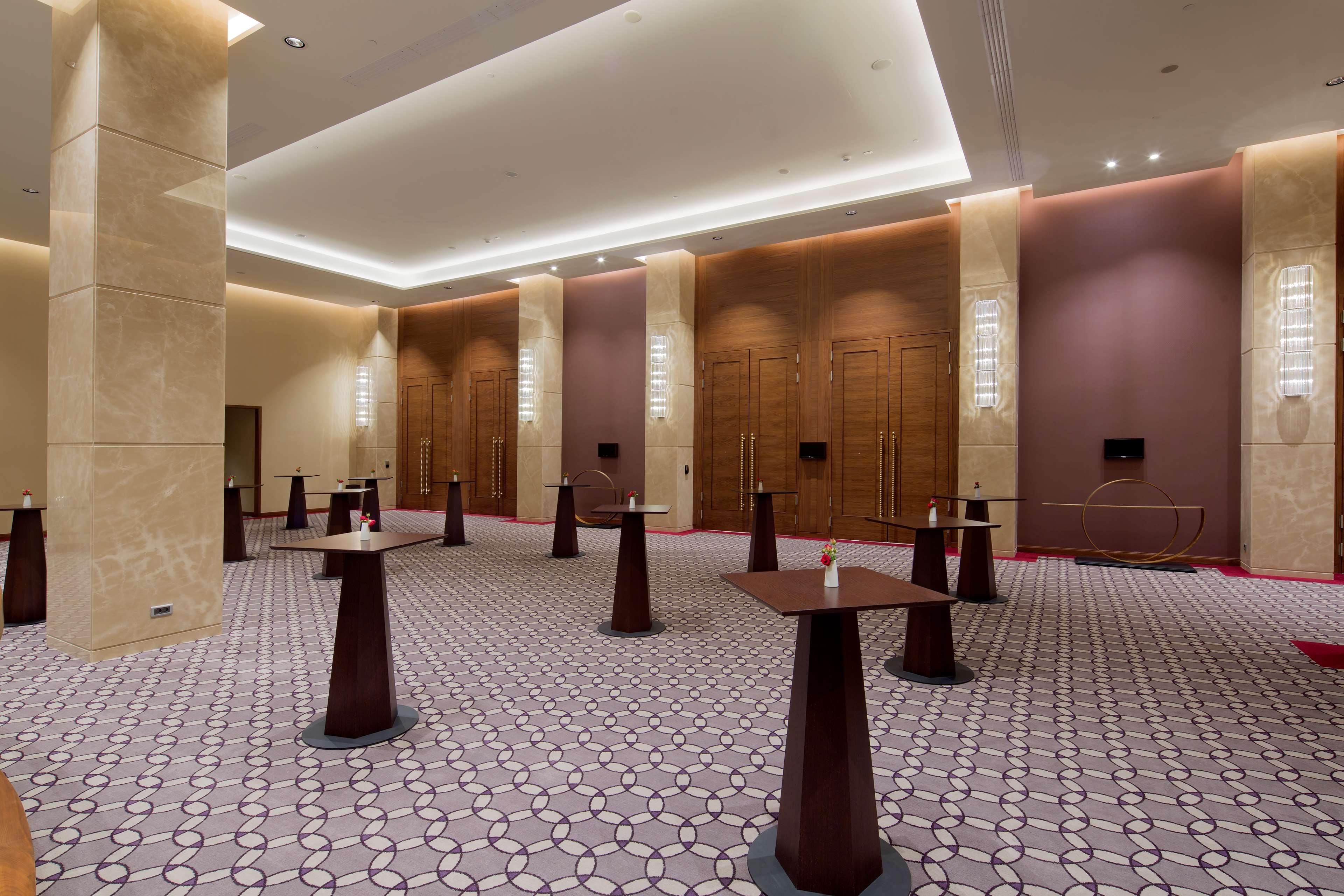 Hilton Batumi Hotell Exteriör bild The Grand Ballroom