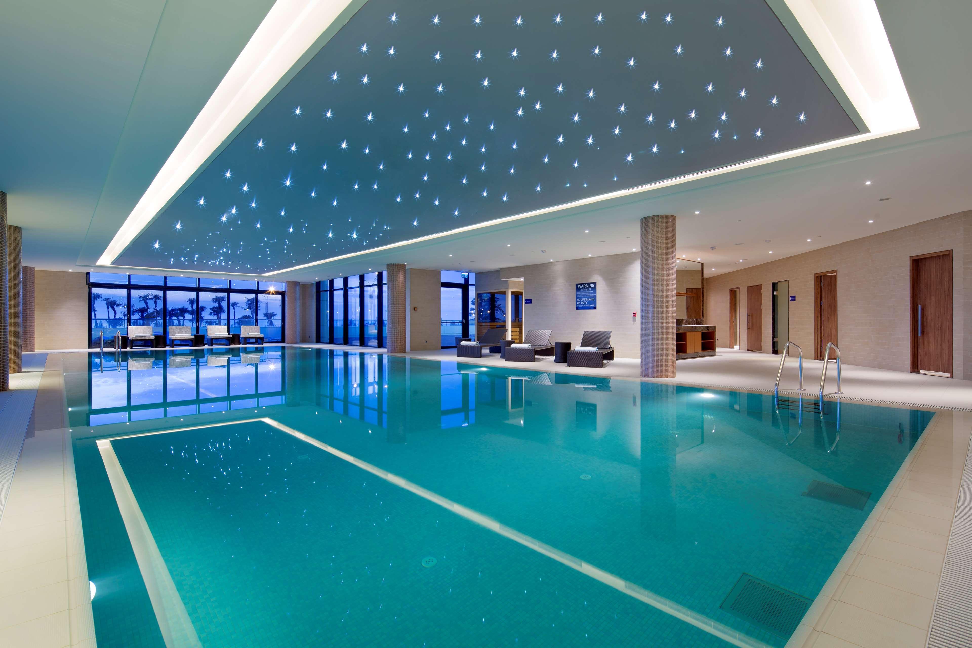 Hilton Batumi Hotell Exteriör bild The pool at the InterContinental Budapest