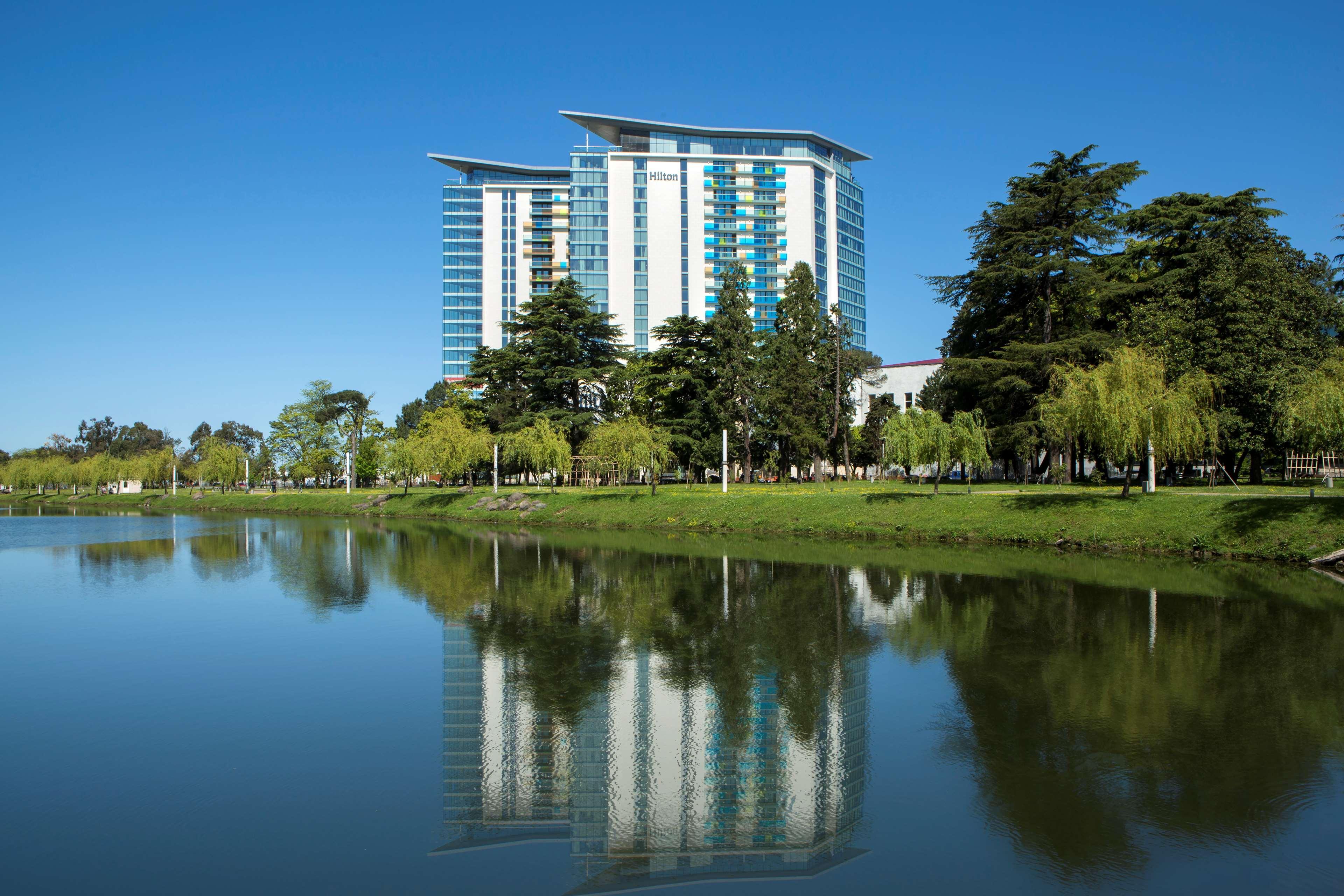 Hilton Batumi Hotell Exteriör bild