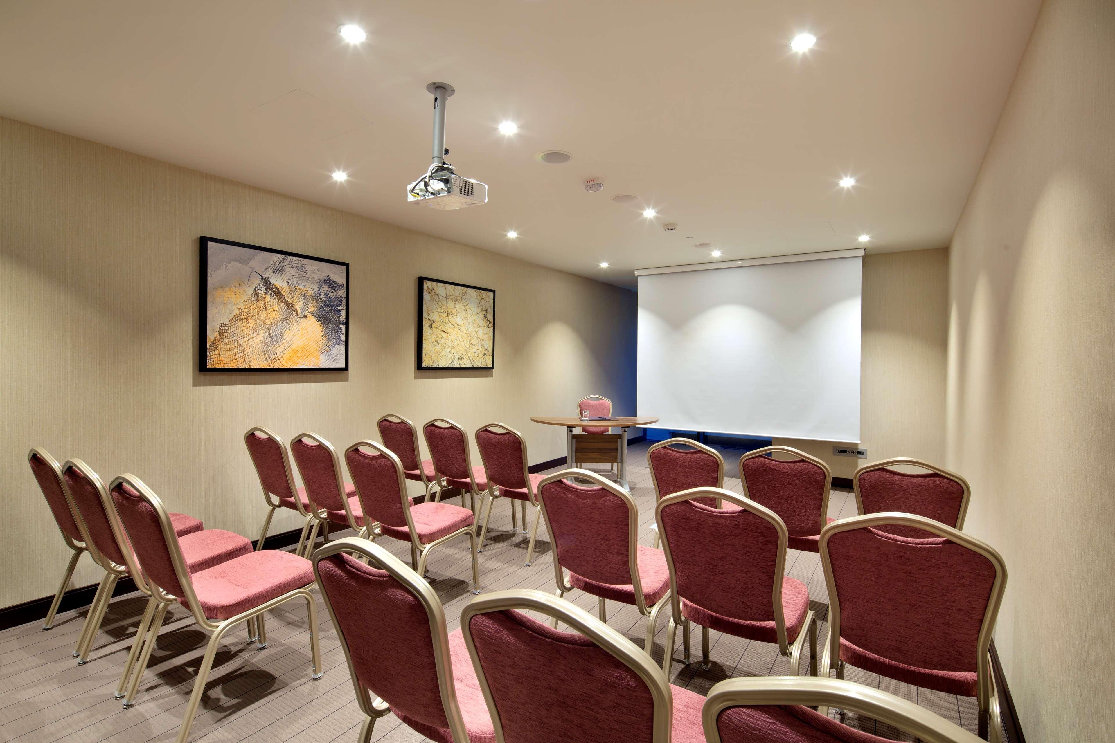 Hilton Batumi Hotell Exteriör bild Meeting room