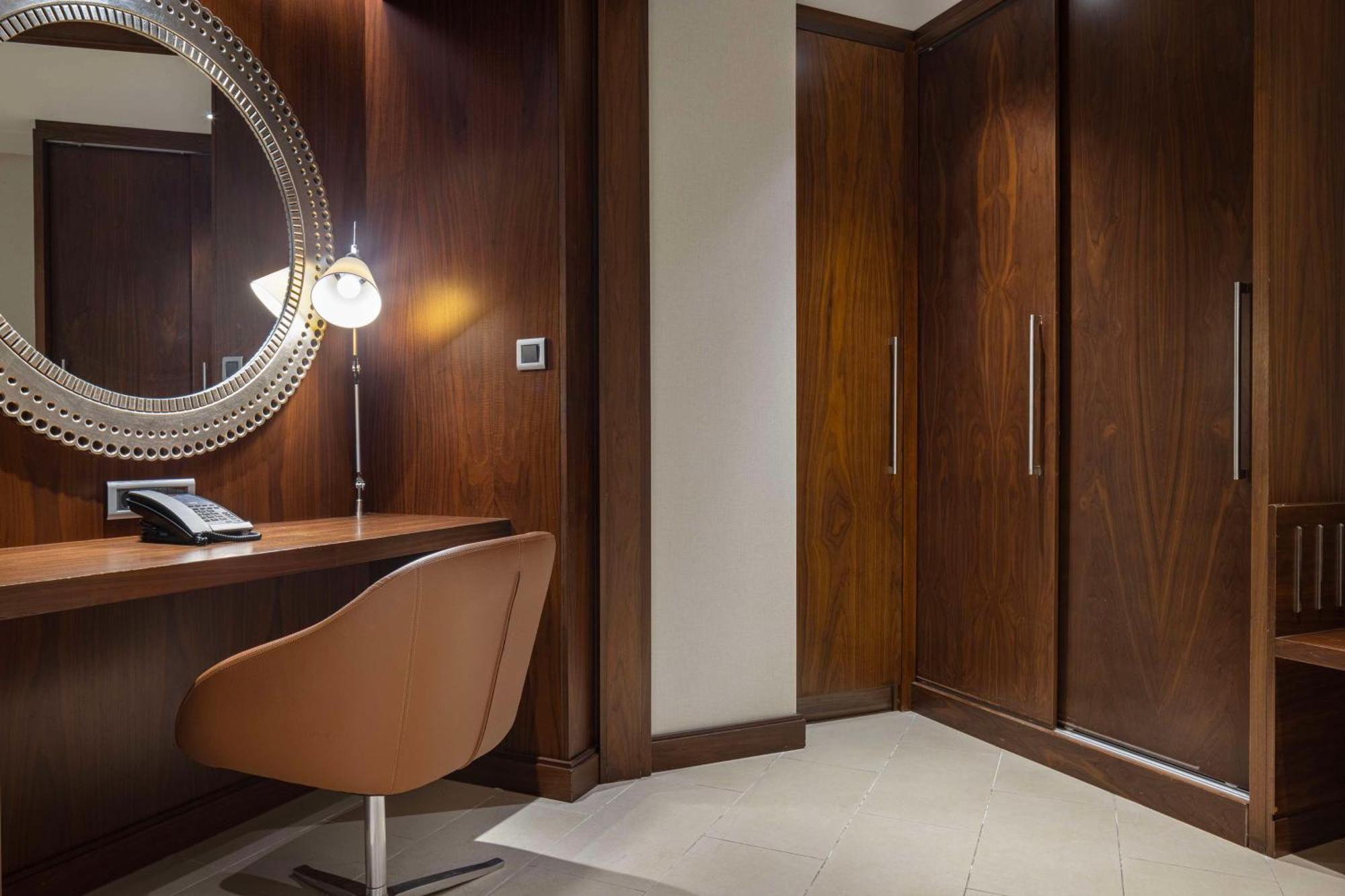 Hilton Batumi Hotell Exteriör bild A room at the hotel