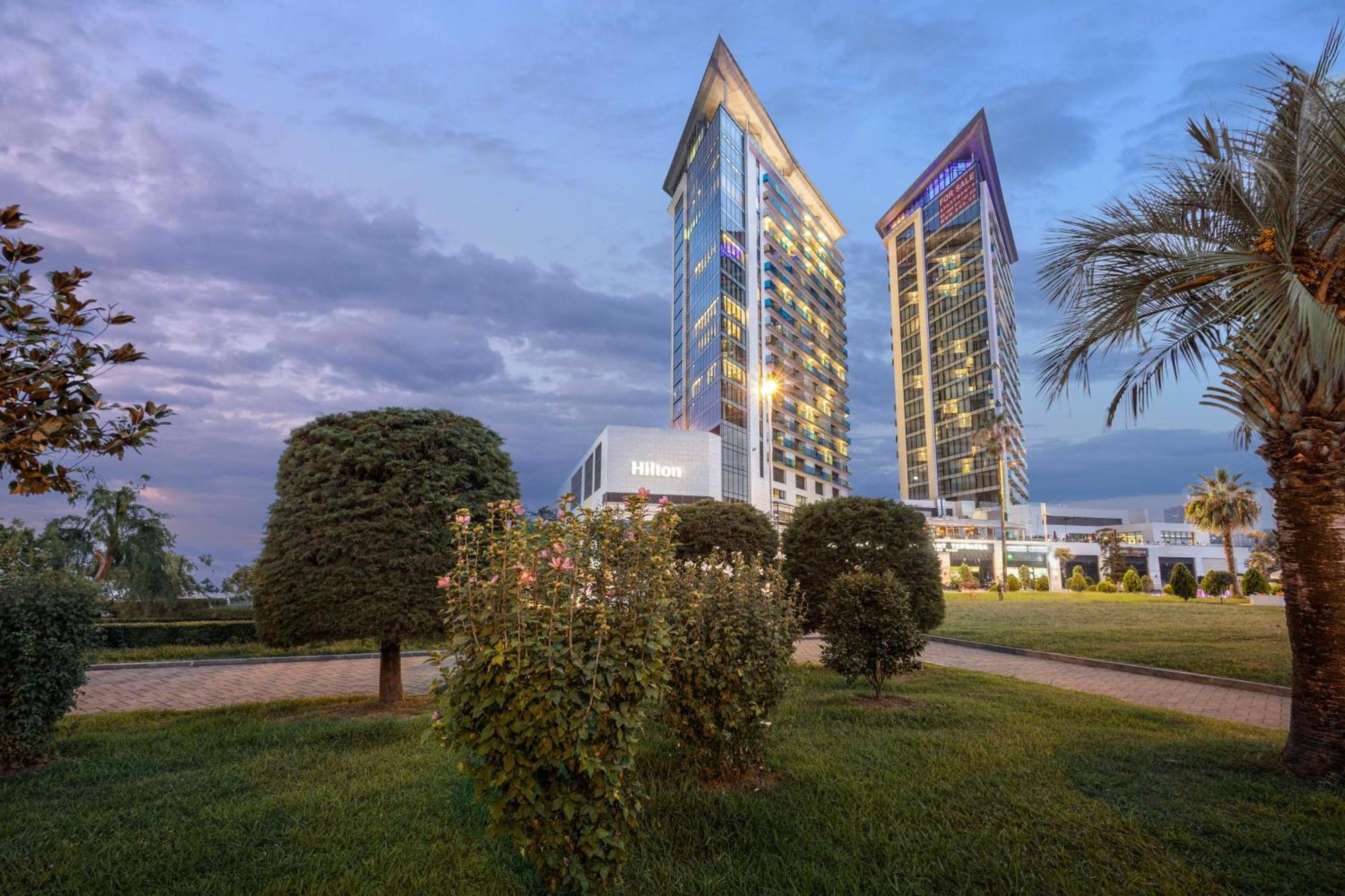 Hilton Batumi Hotell Exteriör bild The West End